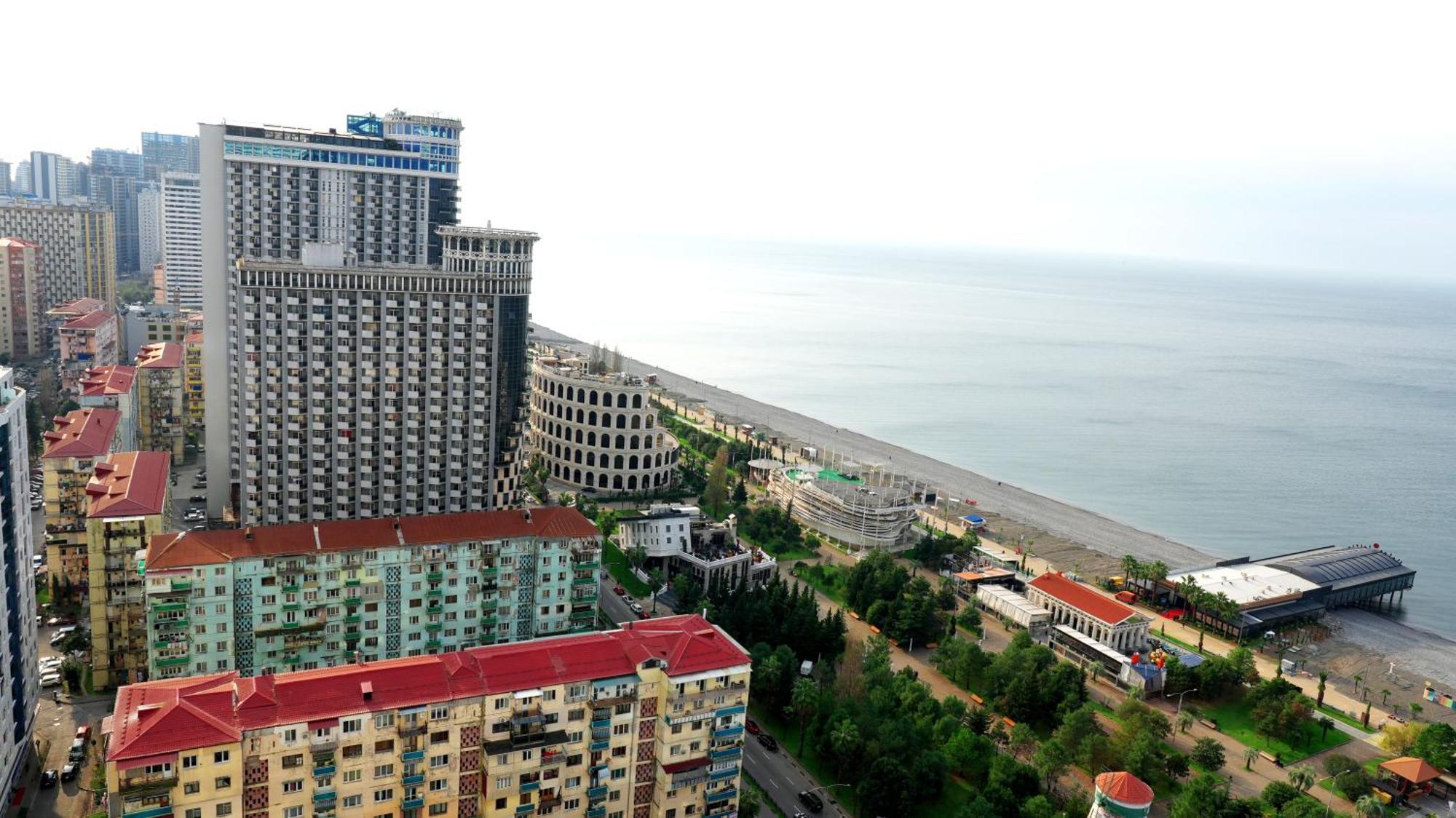 Lux Apart Hotel 555 Batumi Exterior photo